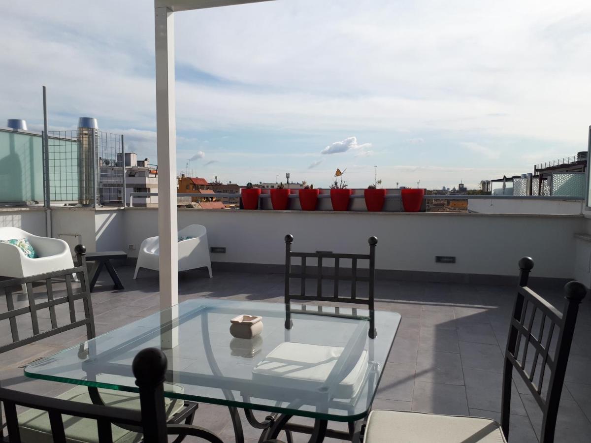 Penthouse 41 In Trastevere With Big Terrace Roma Esterno foto