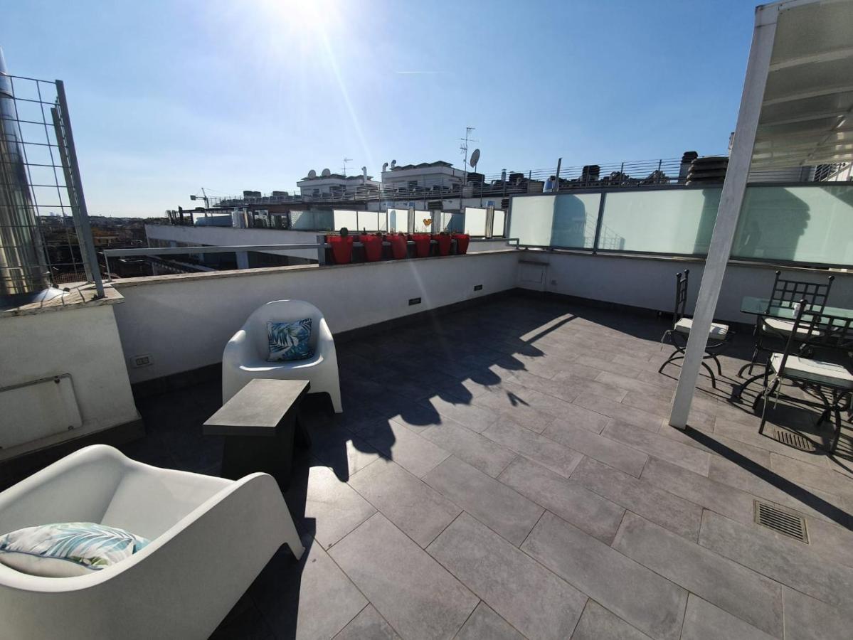 Penthouse 41 In Trastevere With Big Terrace Roma Esterno foto