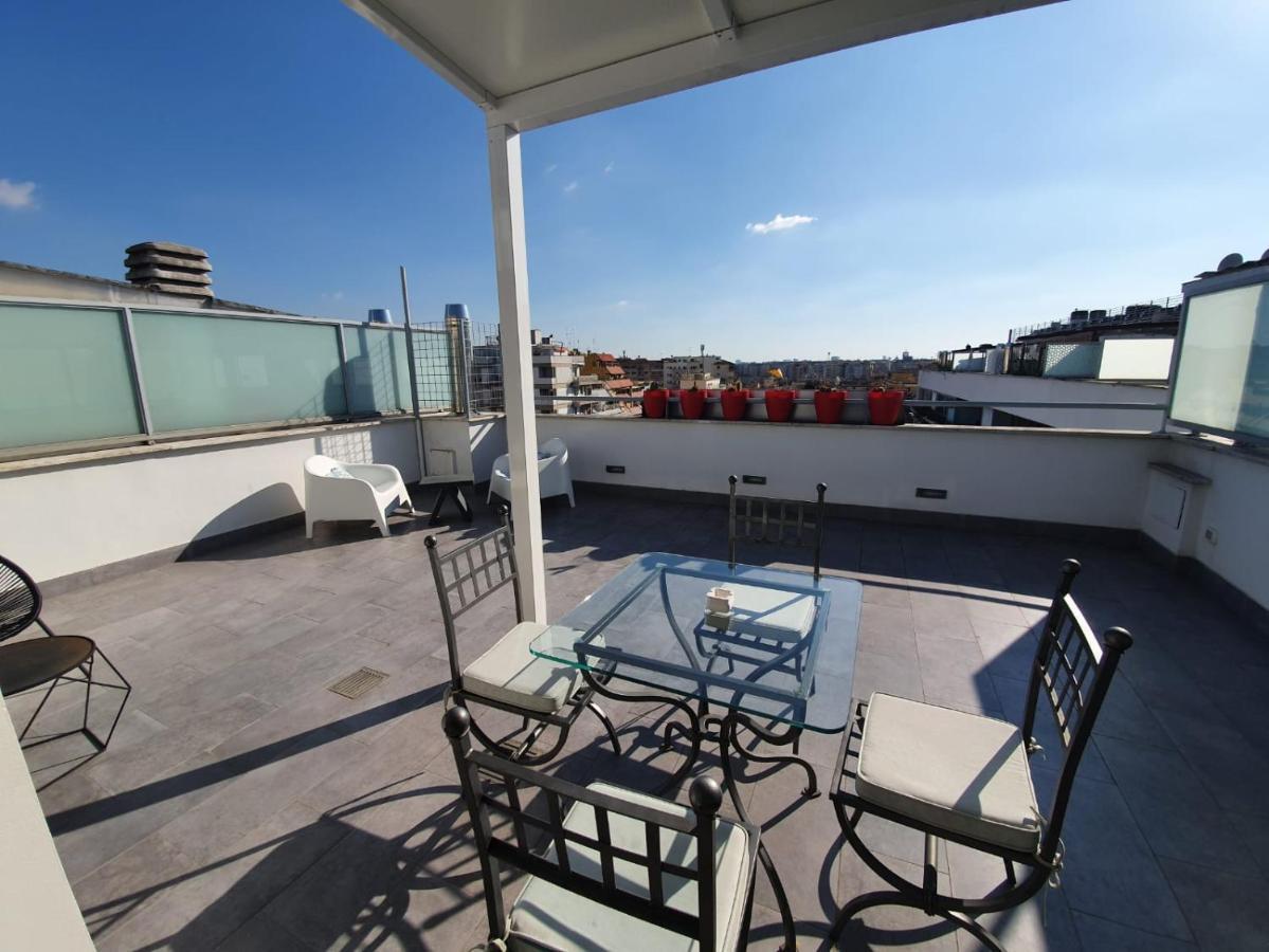 Penthouse 41 In Trastevere With Big Terrace Roma Esterno foto